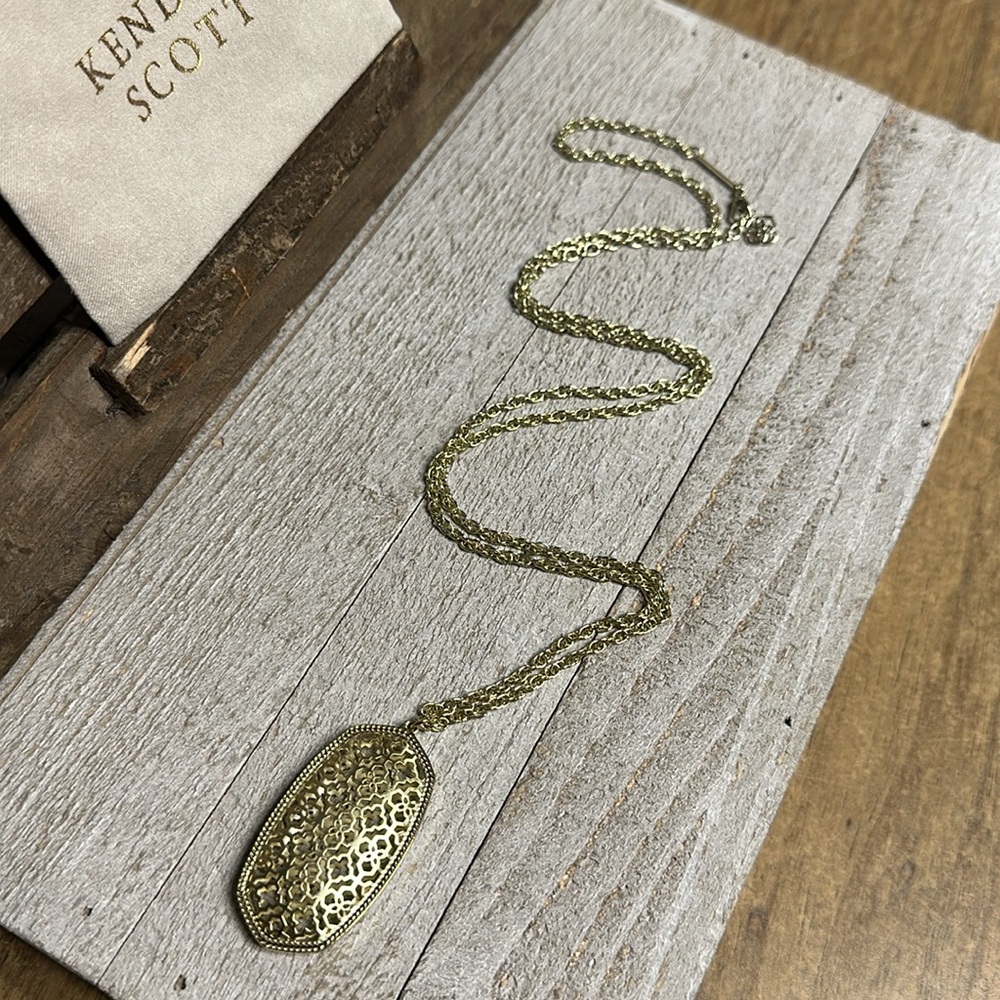 Kendra Scott euc Rae sig filigree design long gold pendant chain necklace - Picture 5 of 6